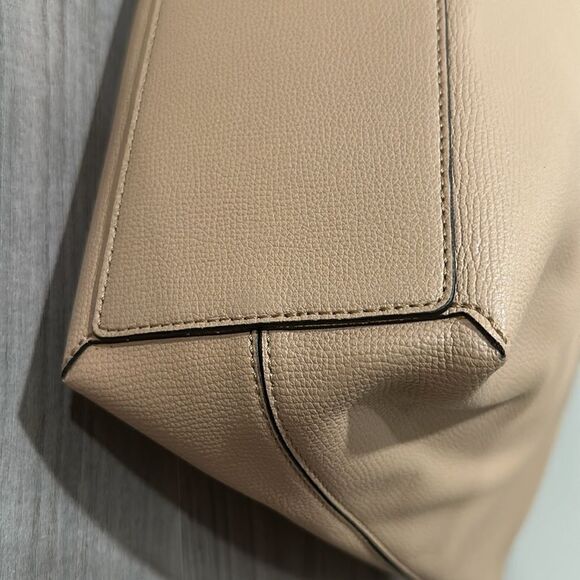 BURBERRY Haymarket Colours Check Medium Tote - Picture 11 of 13